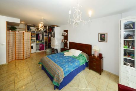 Schlafzimmer 1