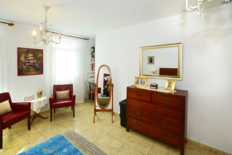 Schlafzimmer 1