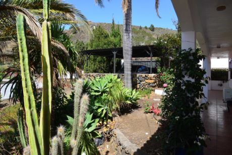 Carport mit Elektrotor