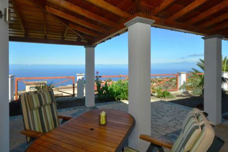 gro�z�gig beschattete Terrassen