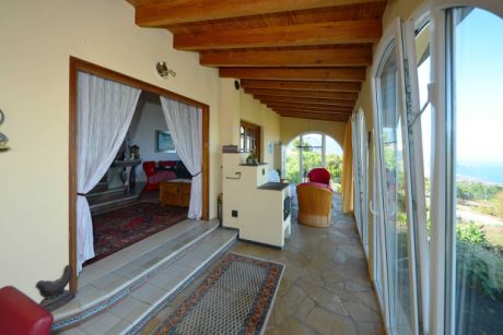 Wintergarten mit Grundofen