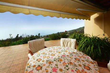 Geschützte Terrasse mit herlichem Meerblick