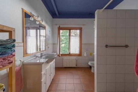 EG Apartment 1, Badezimmer