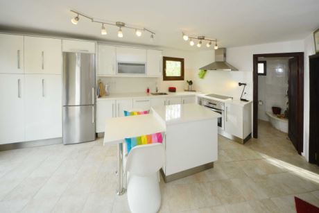 Küche mit Essbereich