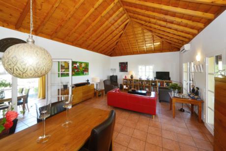 Wohnzimmer mit Essbereich