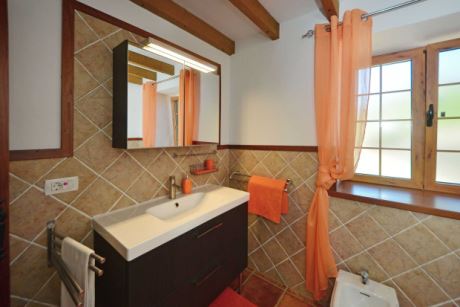 Haupthaus, Badezimmer 2