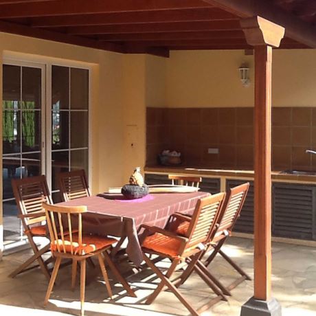 Ostterrasse f�r das Fr�hst�ck in der Morgensonne