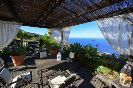 Pavillion mit fantastischem Ausblick auf Atlantik und Kste