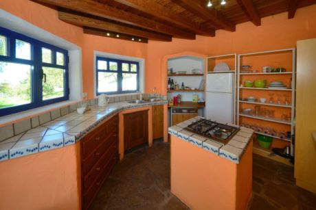 K�che mit praktischer Kochinsel