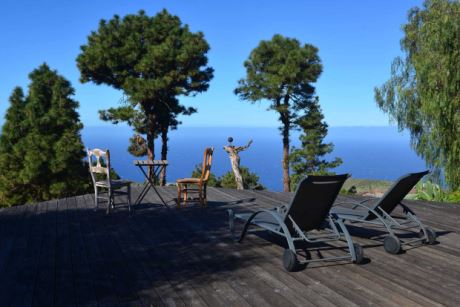 Holzdeck, 2015 neu gebaut