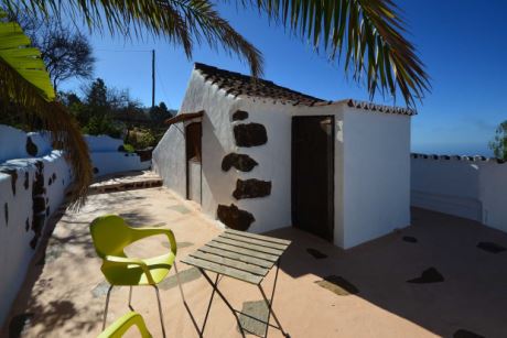 Gesch�tzte Terrasse hinter dem historischen Teil