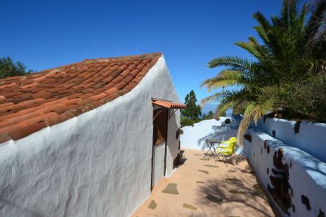 Gesch�tzte Terrasse hinter dem historischen Teil