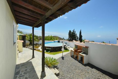 Terrase mit Au�enk�che