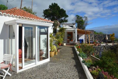 Haupthaus Erker Schlafzimmer, G�stehaus