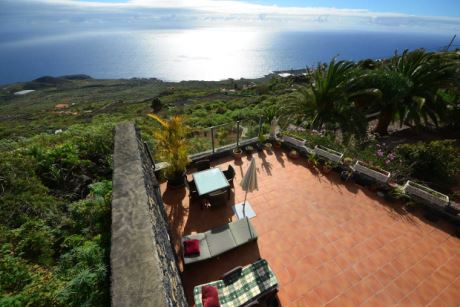 Sonnenterrasse, blick- und windgesch�tzt