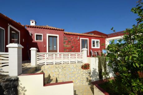 G�stehaus von Osten