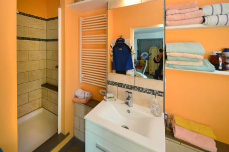 Badezimmer im Garagenstudio