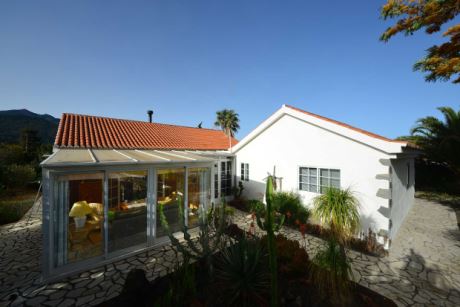 Haupt- und G�stehaus von Nordosten