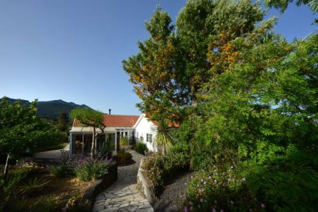 Haupt- und G�stehaus von Norden