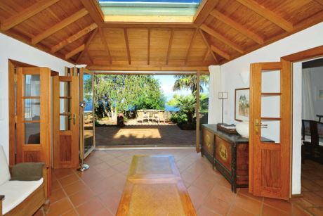 Wohnzimmer mit flie�endem �bergang in's Freie