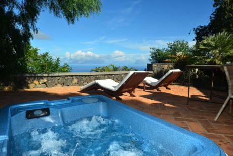 Hauptterrasse mit Jacuzzi