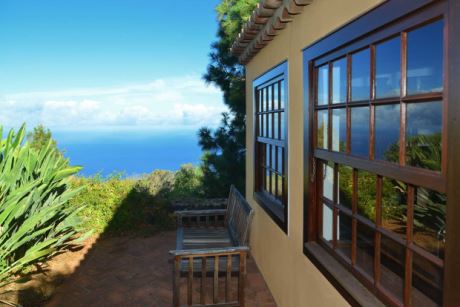 Separates Arbeits- oder Lesezimmer