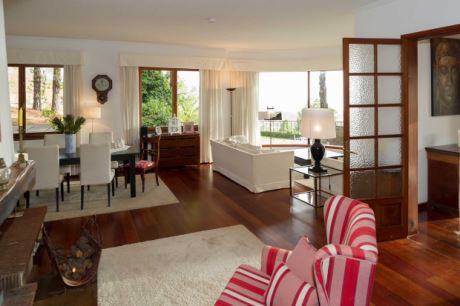 Villa OG weitläufiger Salon mit Meerblick