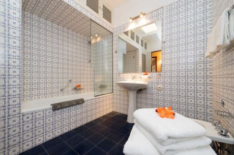 Villa OG Badezimmer 2
