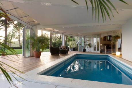 Villa, Hallenbad