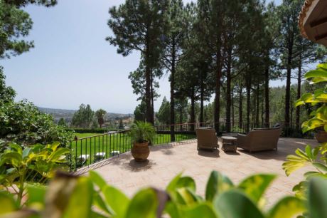 Villa Terrasse mit fanstastischem Meer- und Waldblick