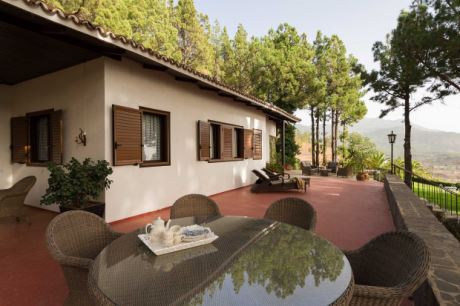 Villa, OG sehr große Terrasse zum Relaxen