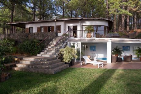 Villa von Westen