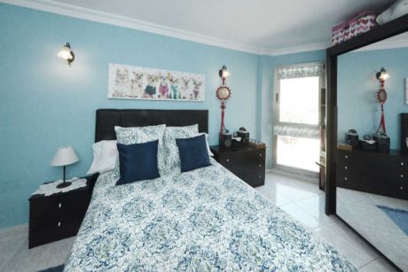Schlafzimmer 1