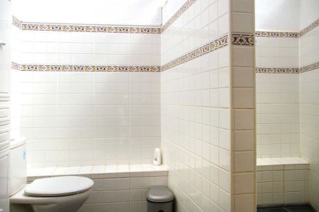 Nebengebäude, Gästestudio Badezimmer