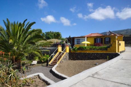 Überschaubare Gartenanalge mit Platz für eigene Vorstellungen