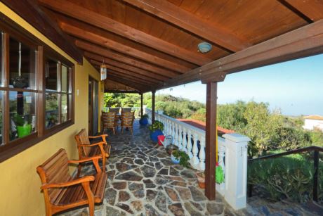 Überdachte Terrasse