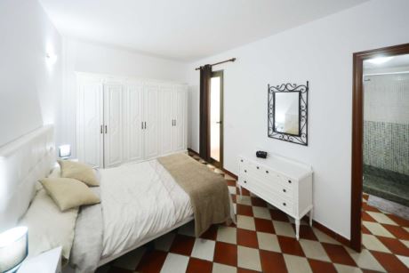 Schlafzimmer 1 mit Bad on Suite