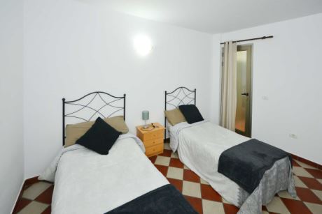 Schlafzimmer 2