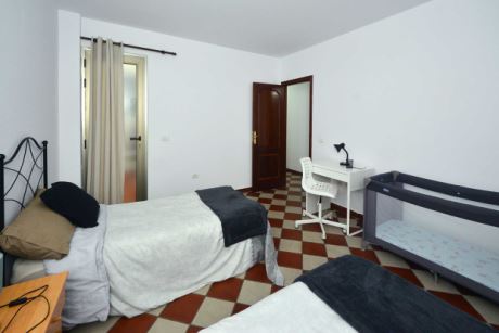 Schlafzimmer 2