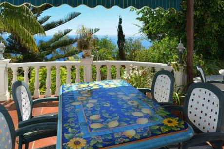 Überdachte Terrasse …