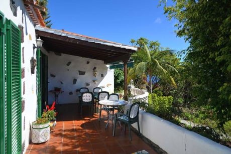 Offene und überdachte Terrasse