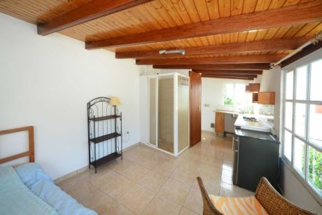 Obere Ebene, Apartement 2, Studio