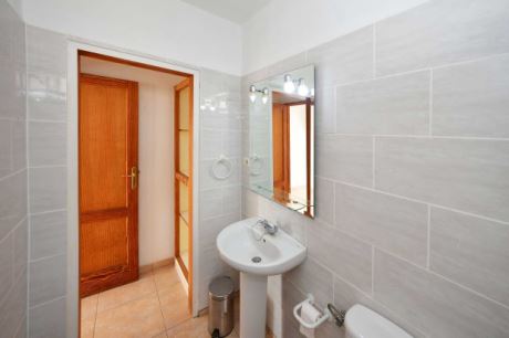 Obere Ebene, Apartement 3, Badezimmer