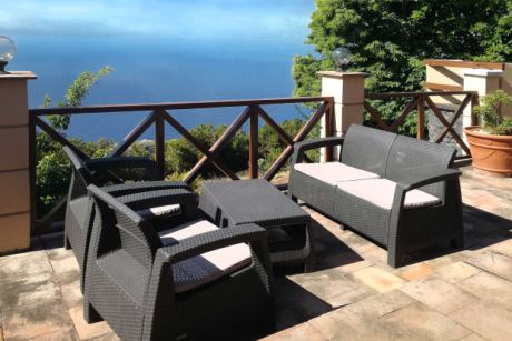 Aussichtsterrasse mit fantastischem Meerblick
