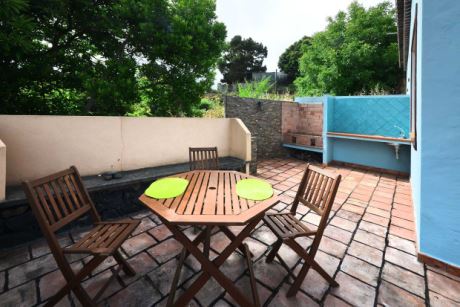 Terrasse mit gro�z�giger Au�enk�che (Barbacoa)