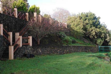 Garten mit zweiter Zufahrt