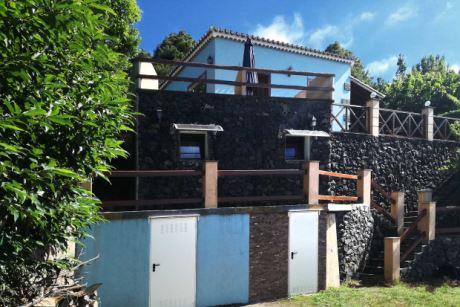 Die Hangbauweise garantiert einen v�llig unverbaubaren Meerblick