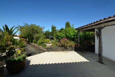 Gstehaus, teilberdachte Terrasse