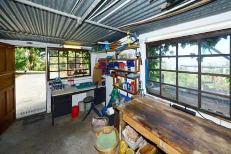 Weitere, separate Werkstatt / gro�er Lagerraum