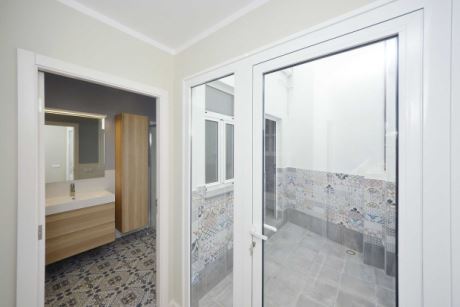 Badezimmer 2, Lichthof
